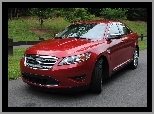 Ford Taurus, Nowy, Czerwony