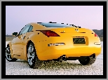 Żółty, Nissan 350Z